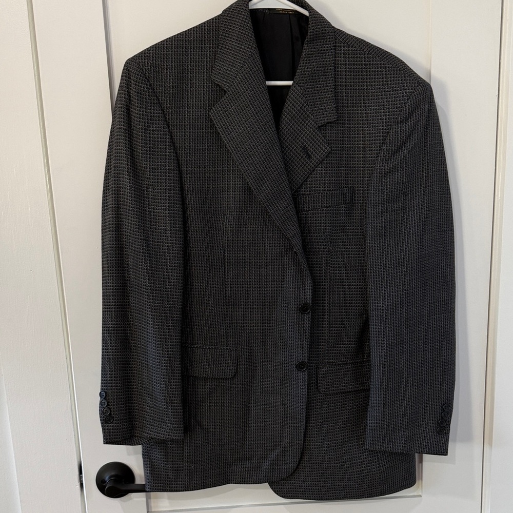 Men's Charcoal Gray Textured 3-Button Blazer